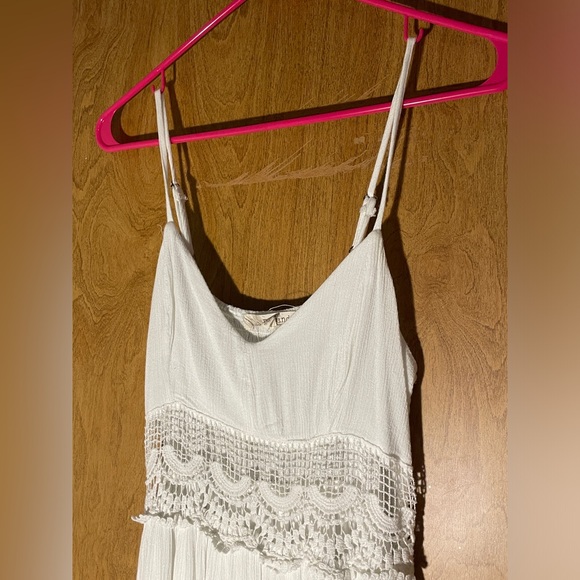 white sundress - Picture 2 of 7